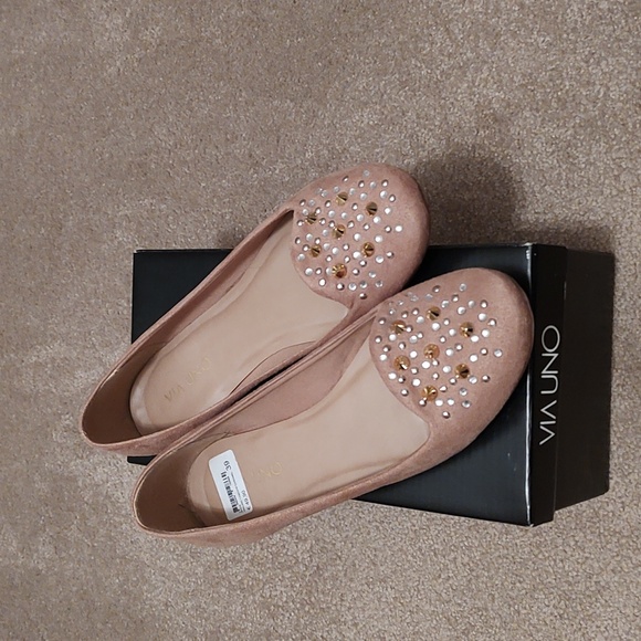 via uno Shoes - Via Uno tan flats
